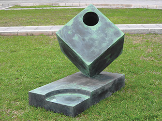 Giuseppe D'Angelo scultore opera in bronzo e tormalina nera
