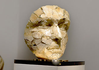 Giuseppe D'Angelo una scultura un viso in alabastro e bronzo 
