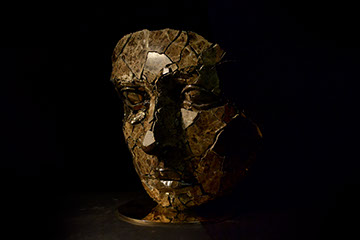 Giuseppe D'Angelo una scultura un viso in alabastro e bronzo 