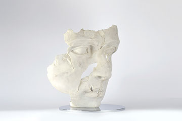 Giuseppe D'Angelo una scultura un viso in alabastro e bronzo 