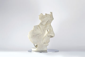 Giuseppe D'Angelo una scultura un viso in alabastro e bronzo 