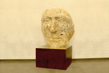 Giuseppe D'Angelo una scultura un viso in alabastro e bronzo 
