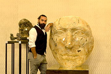 Giuseppe D'Angelo una scultura un viso in alabastro e bronzo 