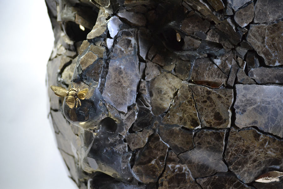 Giuseppe D'Angelo scultore, grande viso,&nbsp; opera in marmo emperador e bronzo ape in argento
