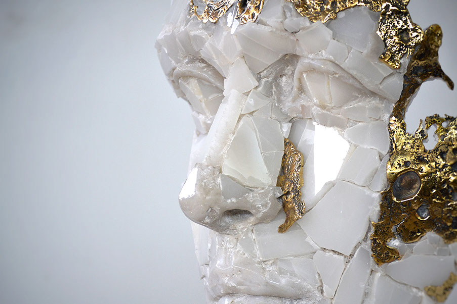 Giuseppe D'Angelo scultura un viso in bronzo e howlite 