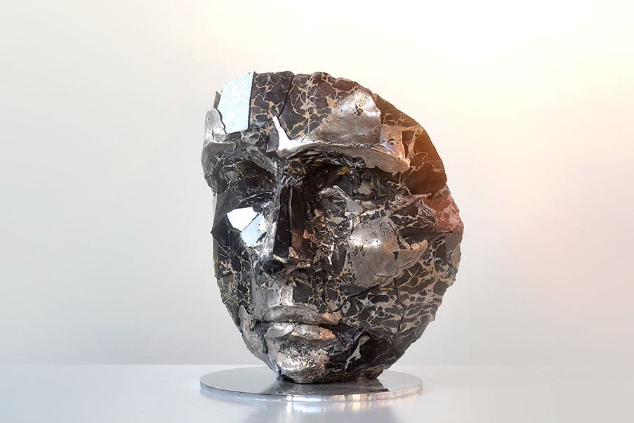 scultura figurativa in marmo nero portoro&nbsp; di Giuseppe D'Angelo 